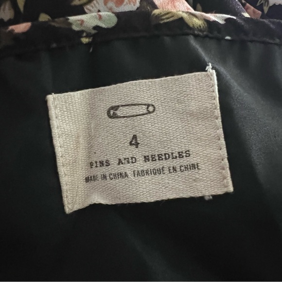 Pins and Needles floral Button Down Dress Size 4 Open Peekaboo Waist Detail A9 - Picture 11 of 11